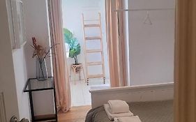 Tiny Suite With Private Bathroom - Bairro Alto